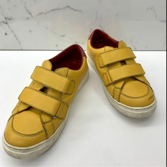GUCCI YELLOW TAPE KIDS Sneakers (sz stamp 30)